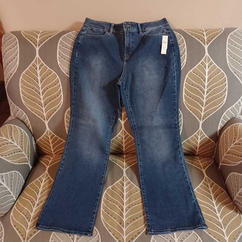❤️🔥NEW Talbots Women's 12 Curvy Bootcut Denim Blue Jeans NWTS with Tiny flaw - Picture 4 of 13